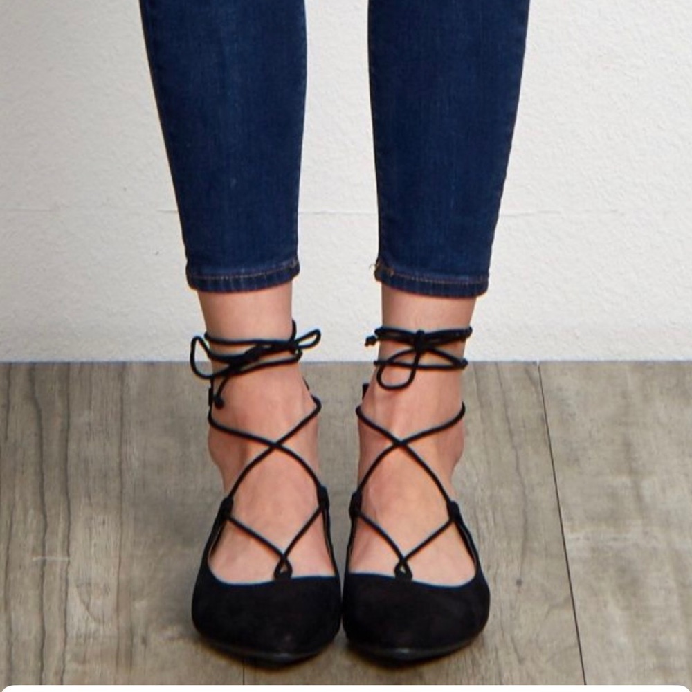 Old Navy Black Lace-up Flats, Size 9